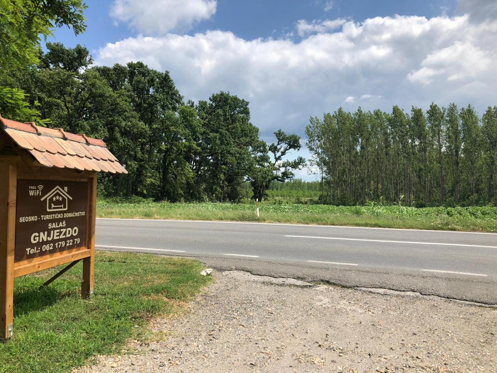 Salas Gnijezdo Bačka Palanka Exterior foto